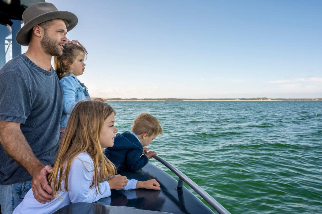 Coffin Bay Short & Sweet Oyster Farm Tour - 6 Oysters Included