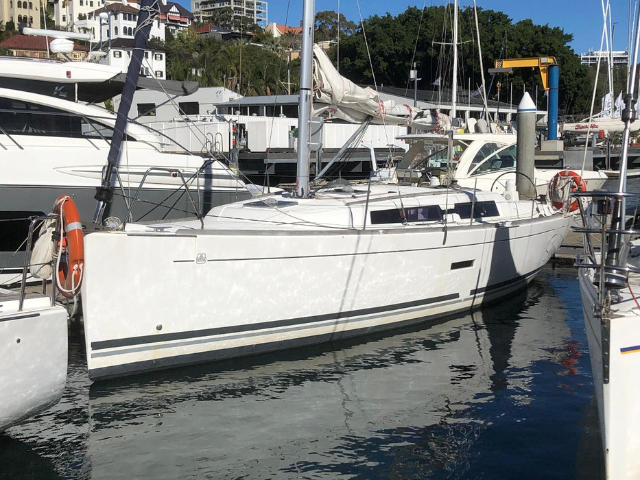 Skippered Charter - Dufour 335 'Karma'