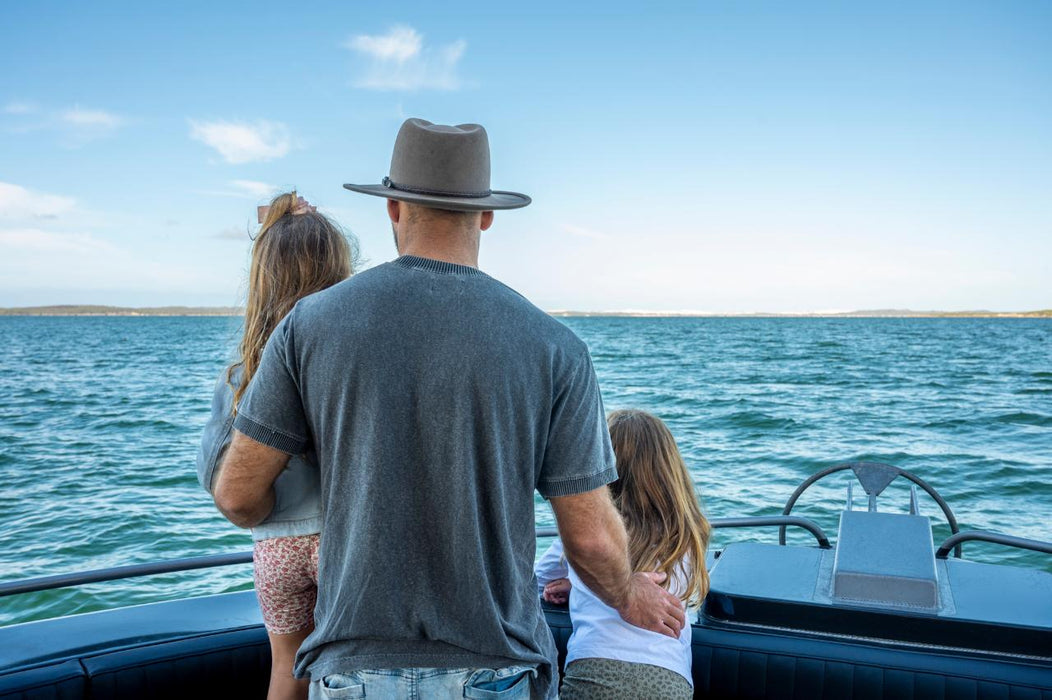 Coffin Bay Short & Sweet Oyster Farm Tour - 6 Oysters Included - We Wander