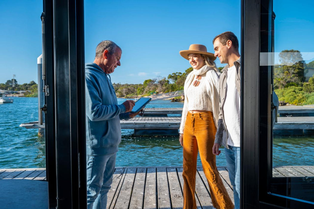 Coffin Bay Short & Sweet Oyster Farm Tour - 6 Oysters Included - We Wander