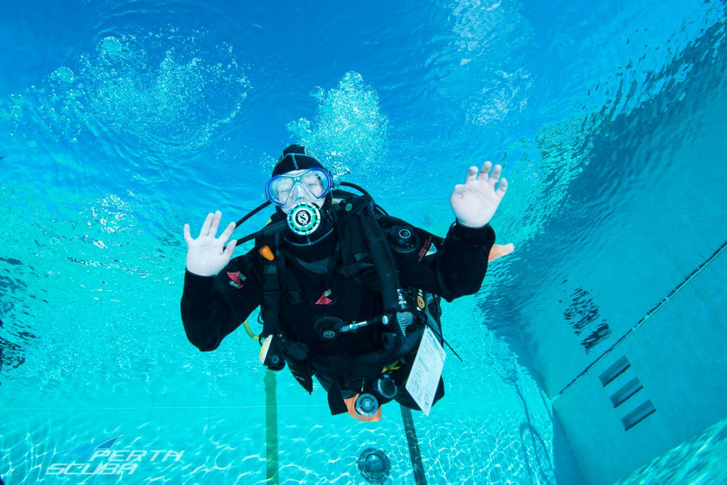 Discover Scuba Diving At Perth Beach Or Pool - We Wander