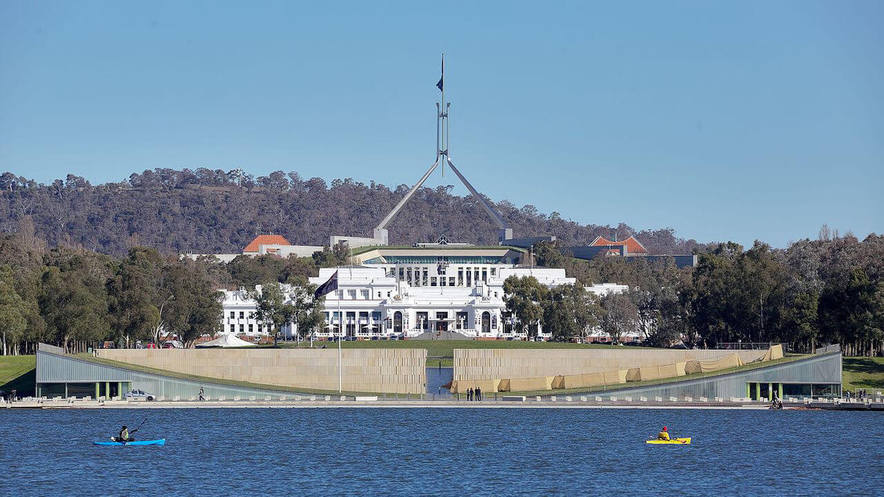 Highlights Of Canberra Tour - We Wander