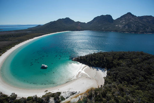 Wineglass Bay Cruises - Sky Lounge For Adults Only - We Wander